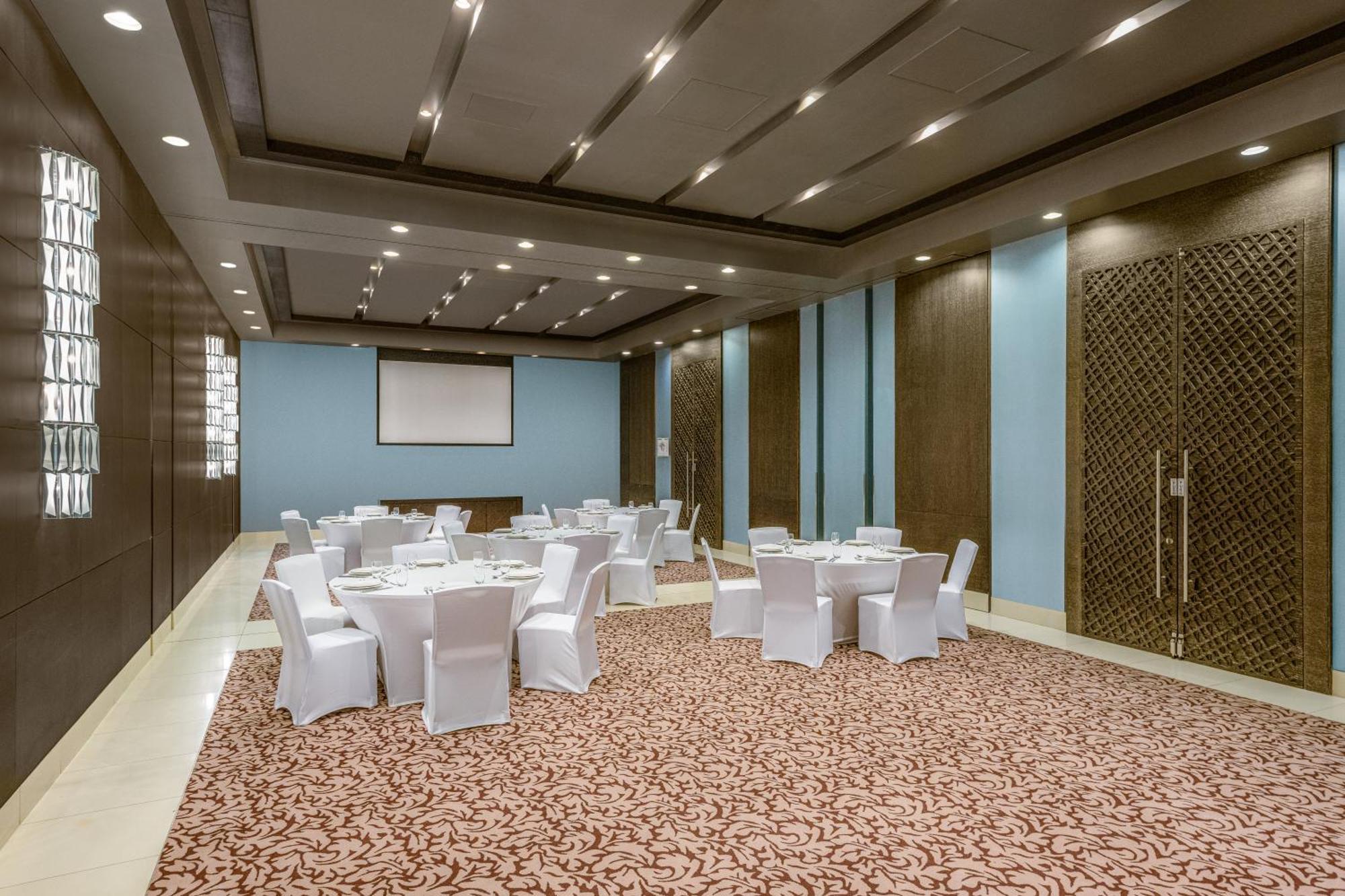 Four Points By Sheraton Al Aïn Extérieur photo Meeting room