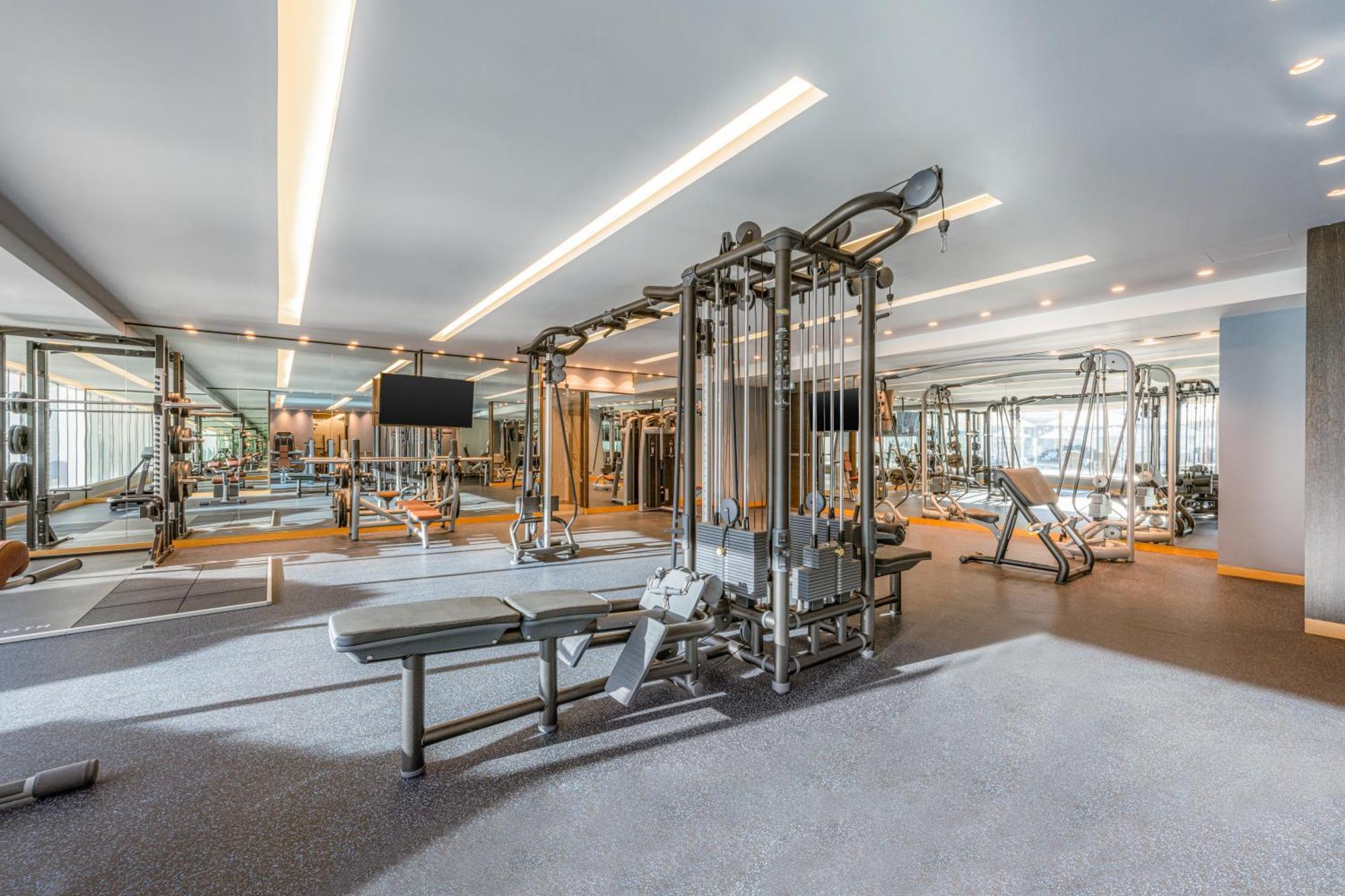 Four Points By Sheraton Al Aïn Extérieur photo The gym at the hotel
