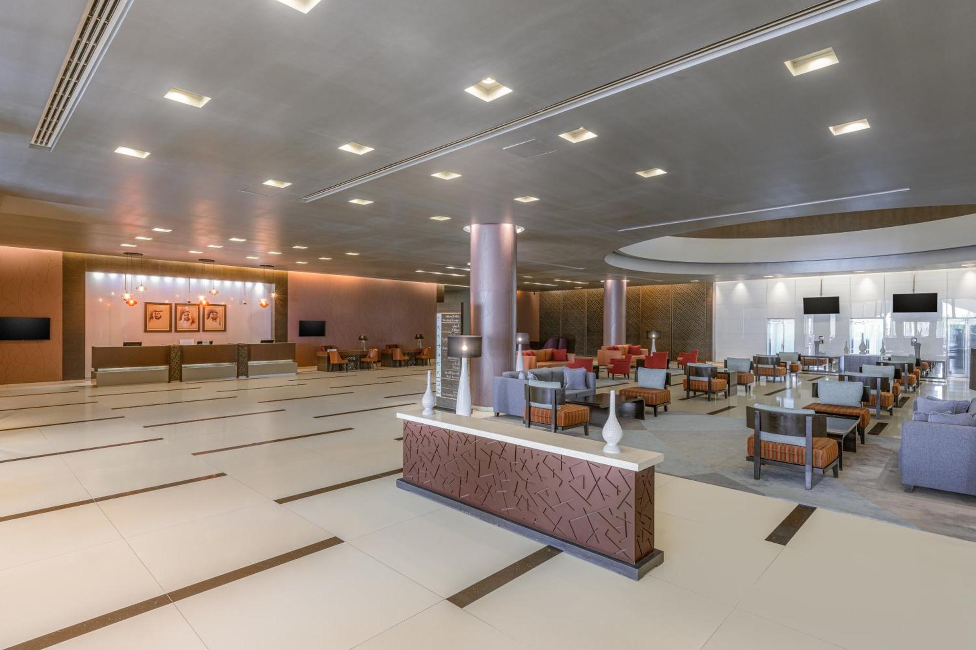 Four Points By Sheraton Al Aïn Extérieur photo The lounge at the airport