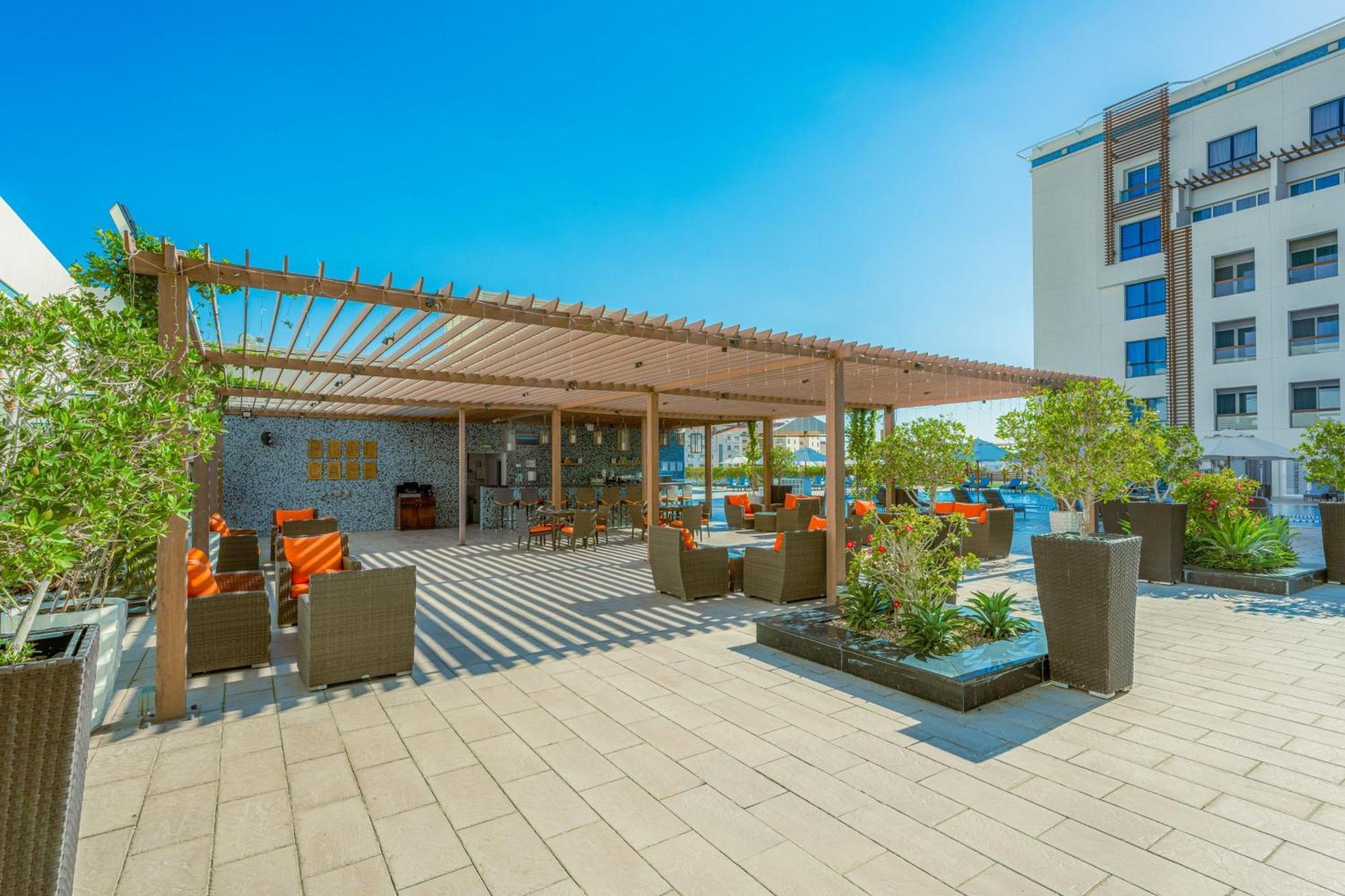 Four Points By Sheraton Al Aïn Extérieur photo Rooftop bar