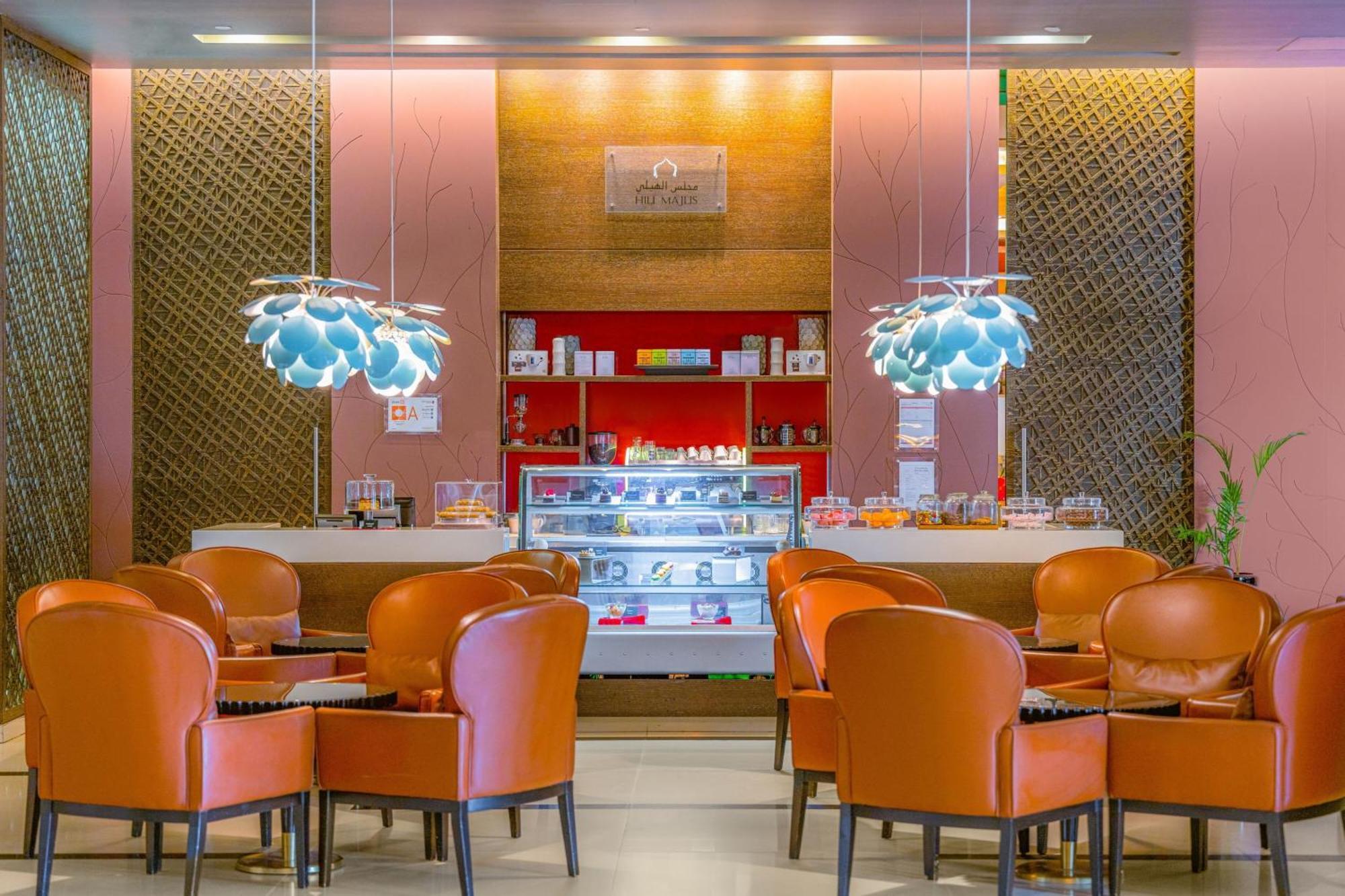 Four Points By Sheraton Al Aïn Extérieur photo The lounge at the airport